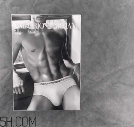 阿瑪尼內(nèi)褲多少錢一條？阿瑪尼和ck內(nèi)褲哪個好？