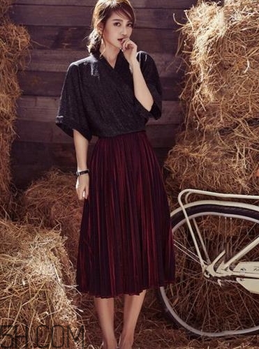 金絲絨百褶裙搭配什么上衣？