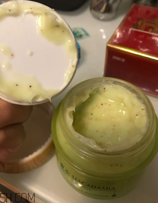 詩婷露雅果泥面膜什么功效？敷完要洗嗎？