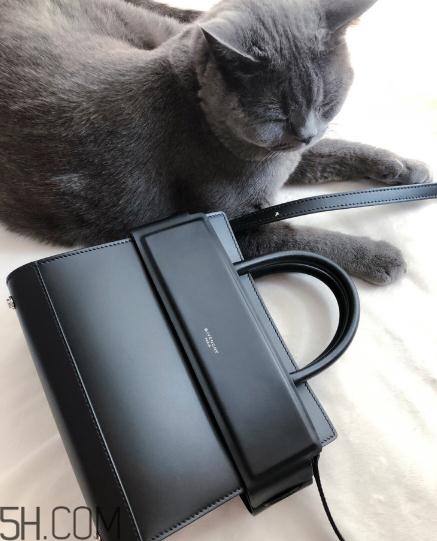 紀(jì)梵希包包一般多少錢？紀(jì)梵希包包價格