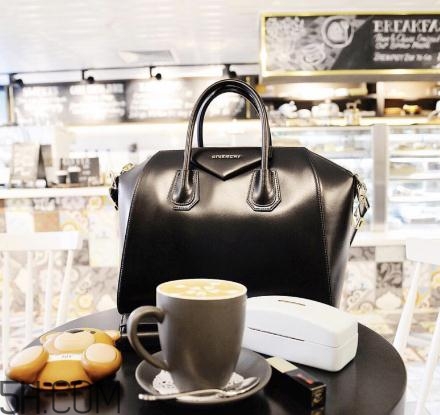 紀(jì)梵希包包一般多少錢？紀(jì)梵希包包價格