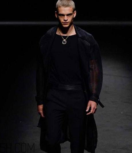 范思哲衣服一般多少錢？范思哲衣服價格