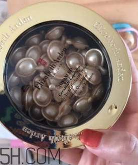 伊麗莎白雅頓精華膠囊油不油？適合油皮嗎？