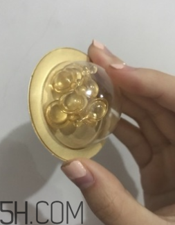 伊麗莎白雅頓精華膠囊油不油？適合油皮嗎？