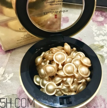 伊麗莎白雅頓精華膠囊油不油？適合油皮嗎？