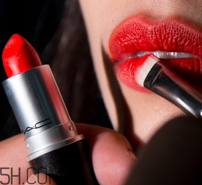 魅可和雅詩(shī)蘭黛哪個(gè)好？mac和雅詩(shī)蘭黛口紅對(duì)比