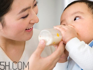 斷奶應該是怎樣的一個過程？斷奶的過程中要注意哪些問題？