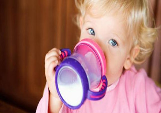 斷奶應(yīng)該是怎樣的一個過程？斷奶的過程中要注意哪些問題？