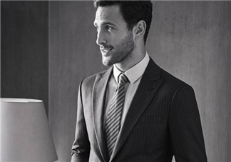 阿瑪尼西裝多少錢一套？阿瑪尼西服定制價(jià)格