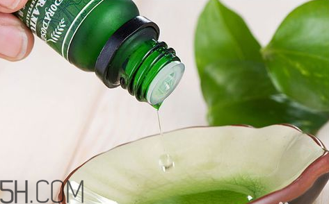 茶樹精油可以直接涂在臉上嗎？茶樹精油的功效與作用？