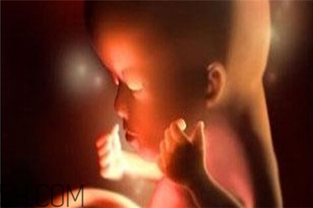 胎兒缺氧胎心會正常嗎？胎兒缺氧還會打嗝嗎？