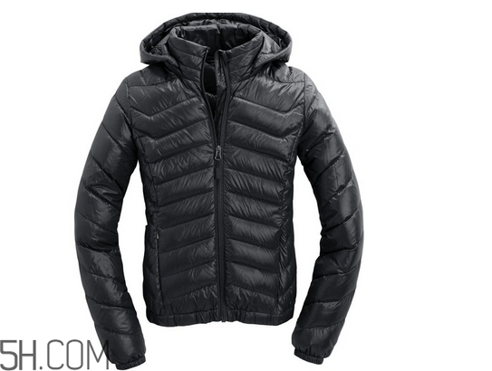 輕薄羽絨服保暖嗎？羽絨服的充絨量標(biāo)準(zhǔn)多少？