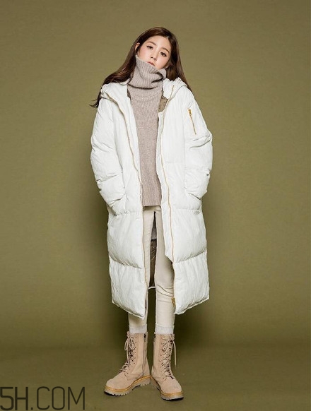 羽絨服怎么穿不顯胖？冬季好看的女裝羽絨服時(shí)尚搭配