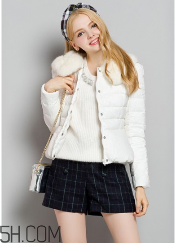 輕薄羽絨服保暖嗎？羽絨服的充絨量標(biāo)準(zhǔn)多少？