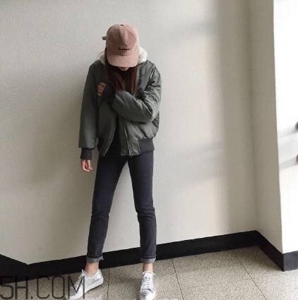 羽絨服怎么穿不顯胖？冬季好看的女裝羽絨服時(shí)尚搭配