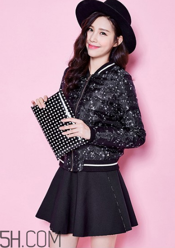 女裝羽絨服怎么保養(yǎng)？輕薄羽絨服怎么搭配？