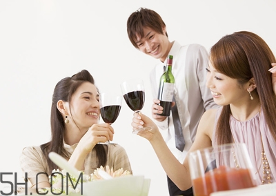 壓力大的晚上吃得多怎么辦？吃得多對(duì)身體有什么不好的嗎？