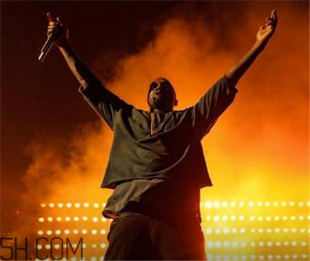 yeezy 500 desert rat純黑配色實物什么樣？