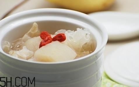 冰糖雪梨梨子要不要削皮？冰糖雪梨梨心要去掉嗎？