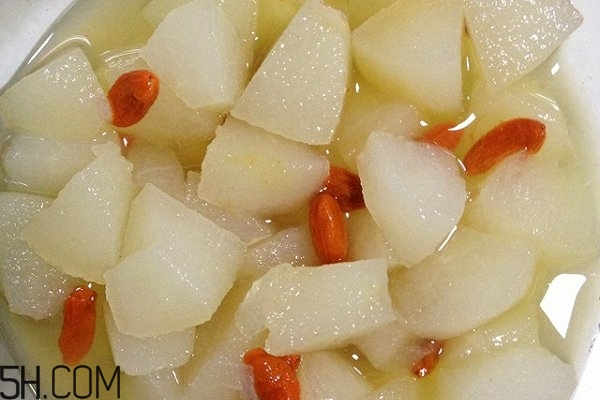 冰糖雪梨梨子要不要削皮？冰糖雪梨梨心要去掉嗎？