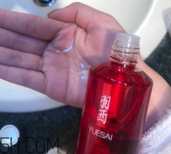 羽西靈芝水油不油？適合油皮嗎？