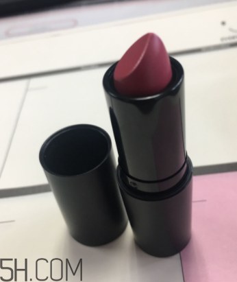 羽西蟲草口紅滋潤嗎？哪個色號適合秋冬？