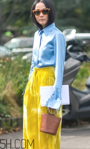 金絲絨褲子配什么上衣？金絲絨上衣搭配