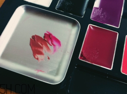 口紅盤(pán)和口紅哪個(gè)更好？口紅盤(pán)和口紅區(qū)別