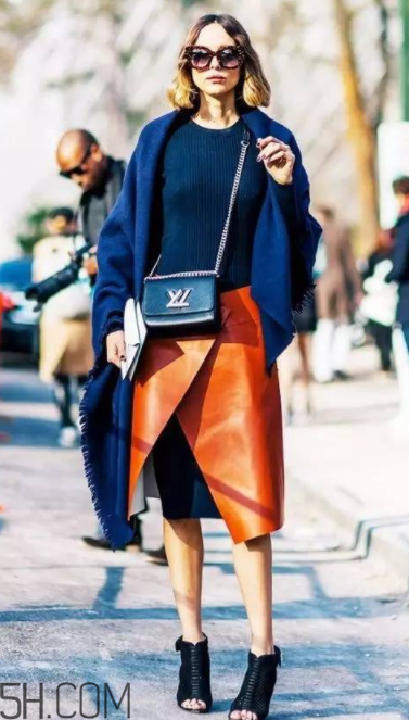 橘色衣服怎么搭配？橘色衣服搭配指南
