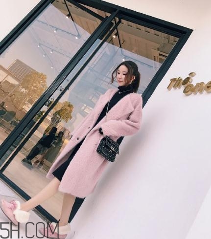 粉色大衣搭配什么鞋子？粉色大衣搭配鞋子圖片