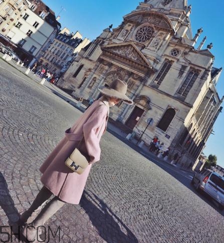 粉色大衣搭配什么鞋子？粉色大衣搭配鞋子圖片