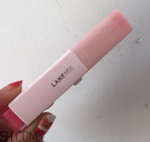 蘭芝v型雙色唇膏真人試色 蘭芝v型雙色唇膏適合黃皮嗎？