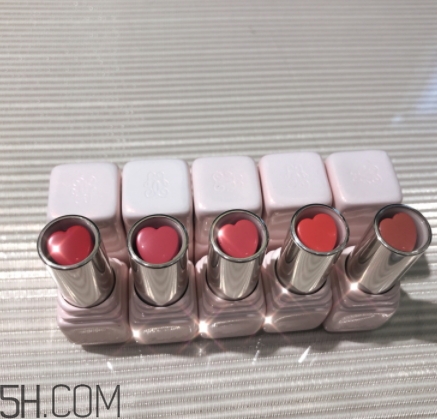 嬌蘭愛心粉管唇膏多少錢？嬌蘭愛心口紅上市時間