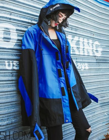 沖鋒衣搭配什么褲子好看？沖鋒衣搭配褲子圖片