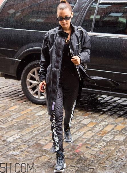 沖鋒衣搭配什么鞋子？沖鋒衣搭配鞋子圖片