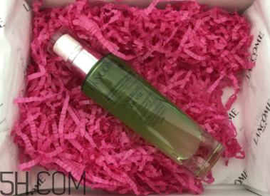 蘭蔻水光瓶適合什么年齡使用？蘭蔻水光瓶適合輕齡肌嗎？