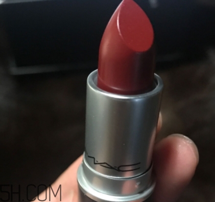 mac魅可和露華濃哪個(gè)好？mac魅可和露華濃口紅對(duì)比