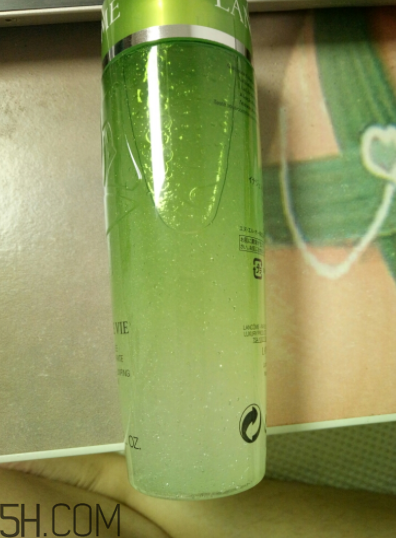 蘭蔻水光潤養(yǎng)美容液油不油？適合油皮嗎？