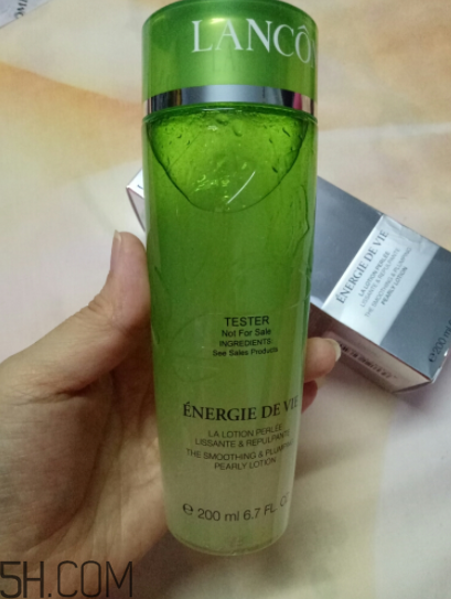 蘭蔻水光潤養(yǎng)美容液油不油？適合油皮嗎？