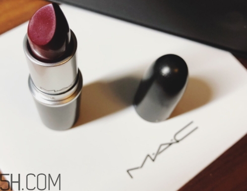 mac口紅和阿瑪尼口紅哪個(gè)好？mac魅可和阿瑪尼哪個(gè)好？