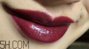 mac口紅和阿瑪尼口紅哪個(gè)好？mac魅可和阿瑪尼哪個(gè)好？