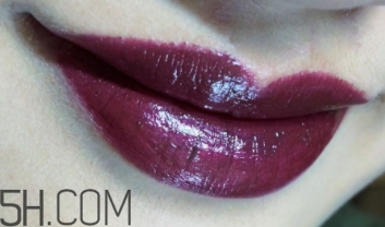 mac口紅和阿瑪尼口紅哪個(gè)好？mac魅可和阿瑪尼哪個(gè)好？