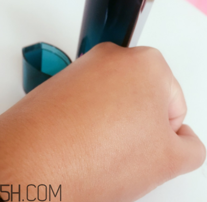 蘭蔻美膚修護精華乳有刺激嗎？適合敏感肌嗎？