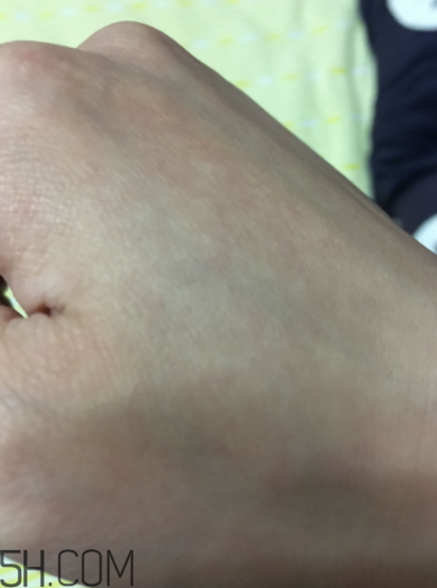 蘭蔻美膚修護精華乳有刺激嗎？適合敏感肌嗎？