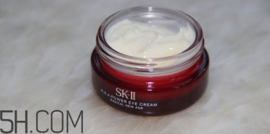 SK-II大眼眼霜油不油？秋冬用厚重嗎？