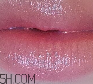 mac人魚姬眼影飛粉嗎？mac魅可人魚姬眼影粉持久嗎