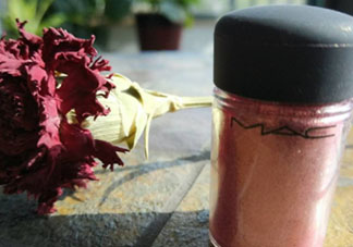 mac魅可人魚姬眼影日常嗎？mac魅可人魚姬眼影是什么顏色