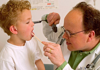 扁桃體發(fā)炎可以吃哪些水果？扁桃體發(fā)炎和咽喉炎有什么區(qū)別？