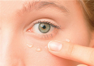 早晚用什么眼霜好？ahc眼霜會不會長脂肪粒？