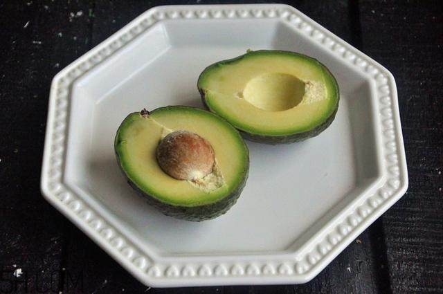 牛油果和牛奶可以一起吃嗎？牛油果和牛奶可以榨汁嗎？